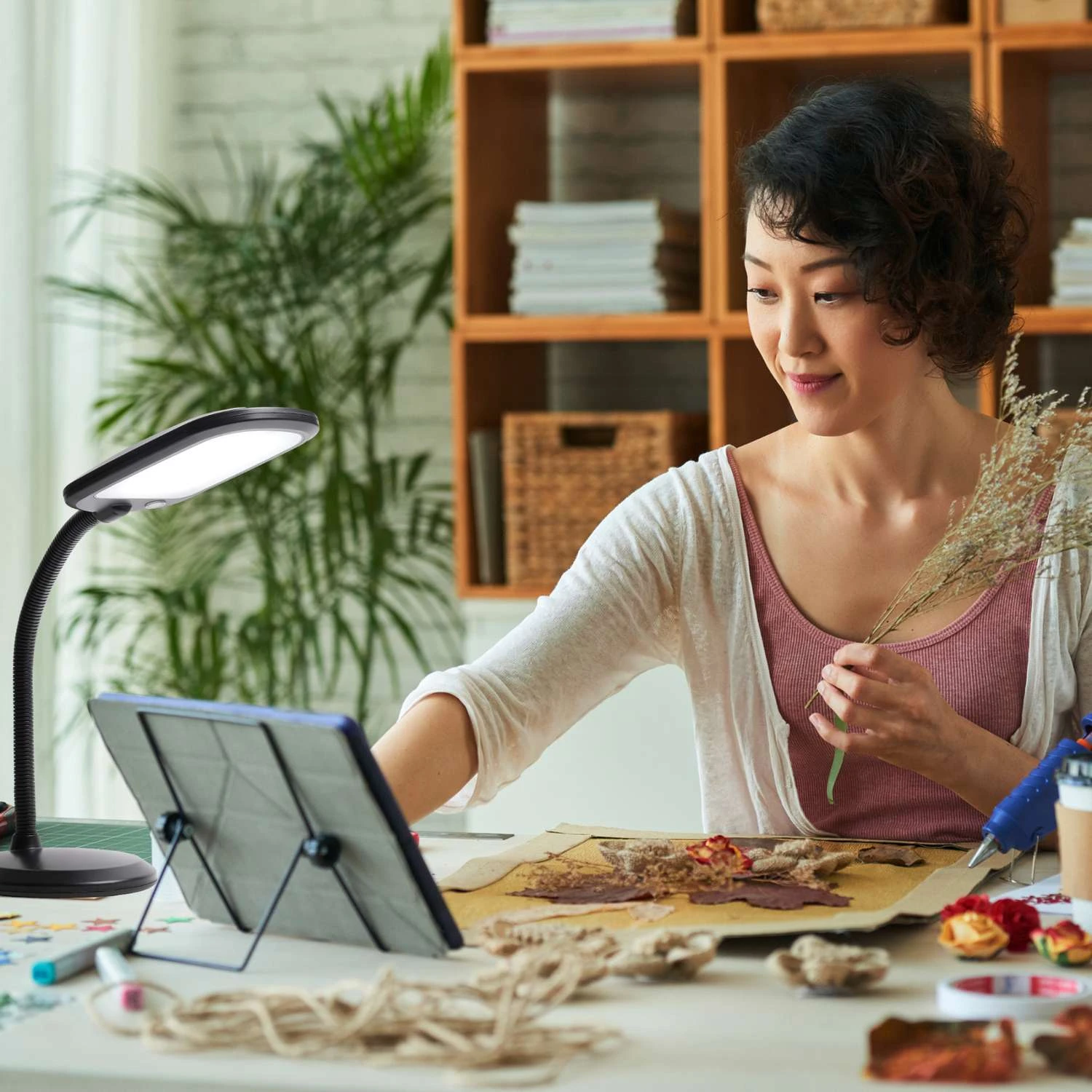 Newhouse Lighting Eos 14 In. Black Desk Lamp - Image 2