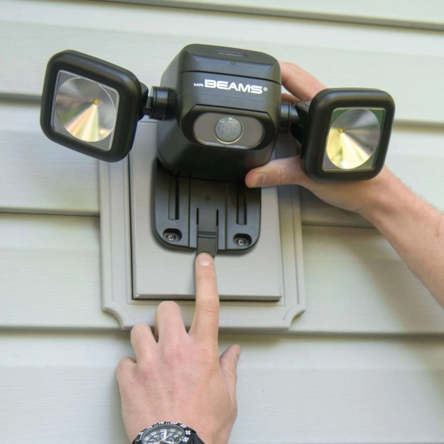 Mr. Beams NetBright Motion-Sensing Battery Powered LED Dark Brown Security Light - Image 6