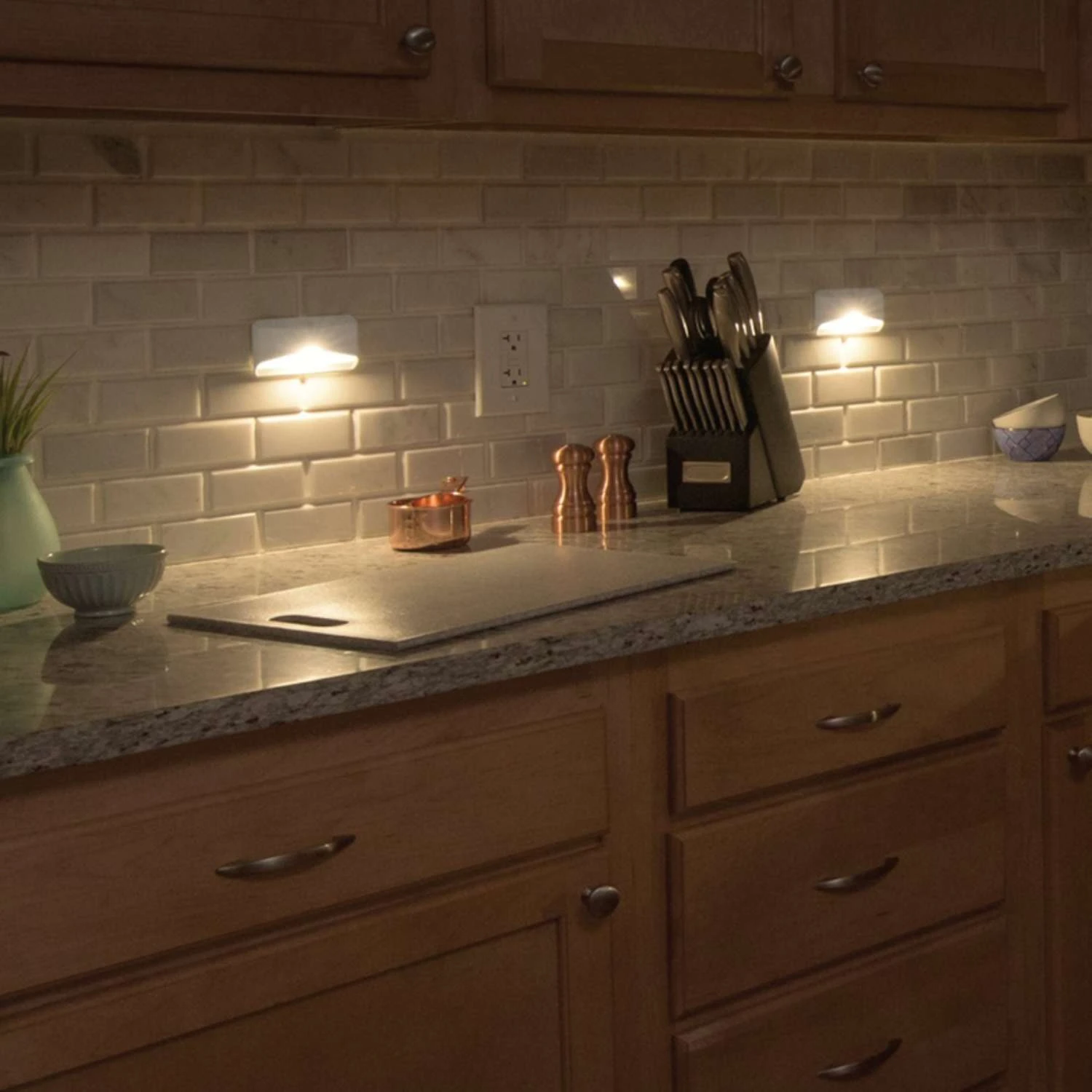 Mr. Beams Automatic Battery Powered LED Night Light - Image 4