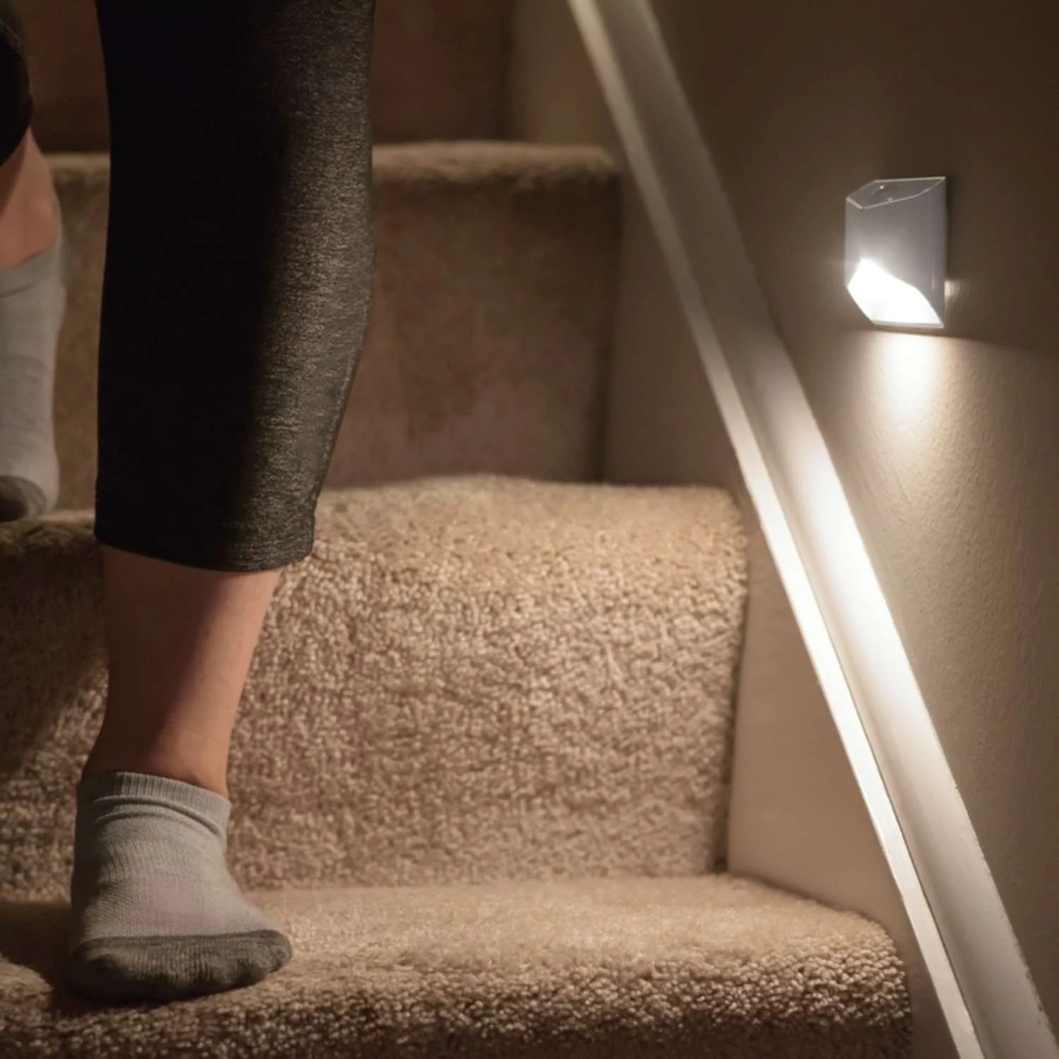 Mr. Beams Automatic Battery Powered LED Night Light - Image 3